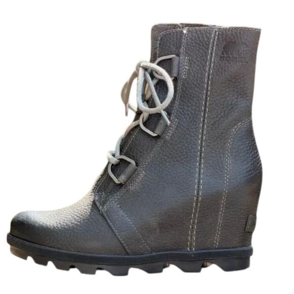 Sorel NWOB Joan Of Arctic Wedge II Boots Quarry Size 8.5 Lace Up Pebbled Leather - Picture 1 of 9